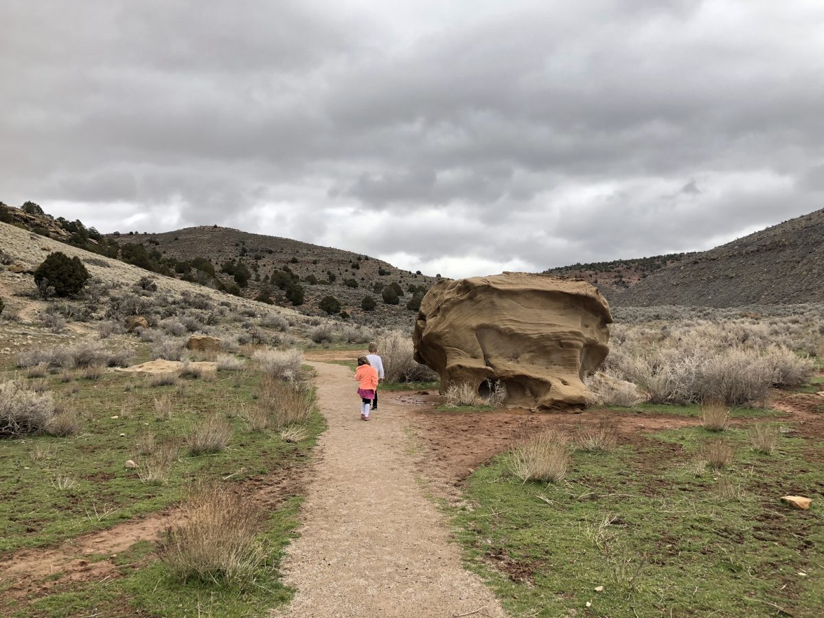 Parowan Gap Hiking Mamas of Utah